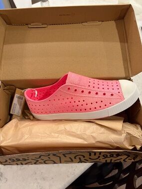 Kids native shoes size j5. New in box